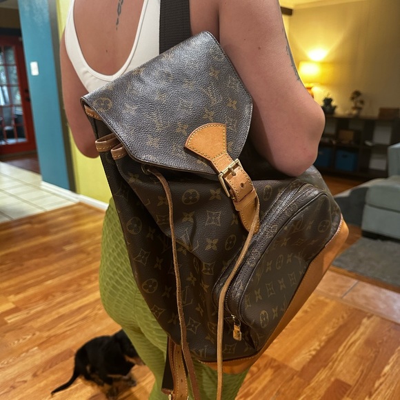 Real vintage Louis Vuitton Large size backpack
Used - Picture 6 of 9